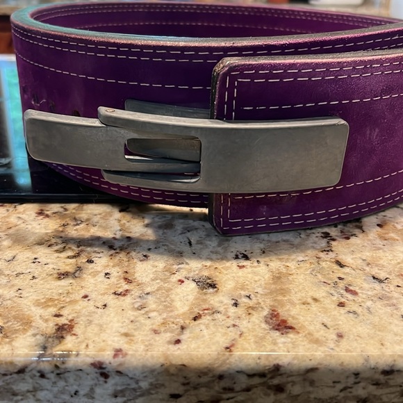 2xl 13mm Inzer lever belt. Not fully broken in. Smoke free home. - Picture 2 of 2